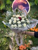 20 Beyaz 1 Kırmızı Sadece Sen Buketi