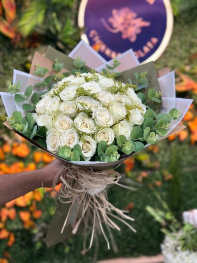 41 İthal Beyaz Gül Buketi