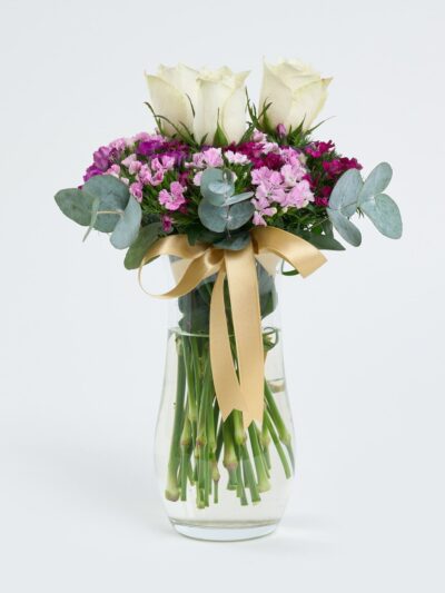 Vazoda Hüsnüyusuf ve Beyaz Gül Aranjmanı