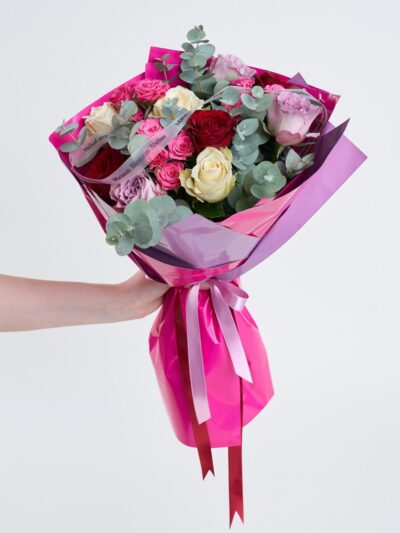 Lila Bukette Lila, Pembe, Beyaz ve Kırmızı Güller